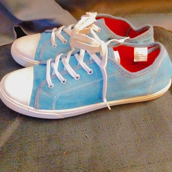 Old Navy | Sky Blue Sneakers | Size 8 - Picture 2 of 4